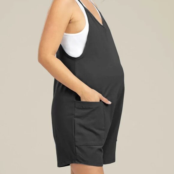 Oversized Jumpsuit Shorts - Maternity & Postpartum - Picture 3 of 3